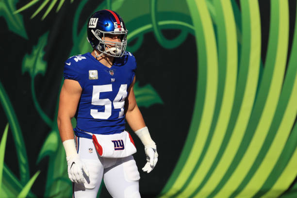 Blake Martinez agrees to big pay cut to stay with Giants