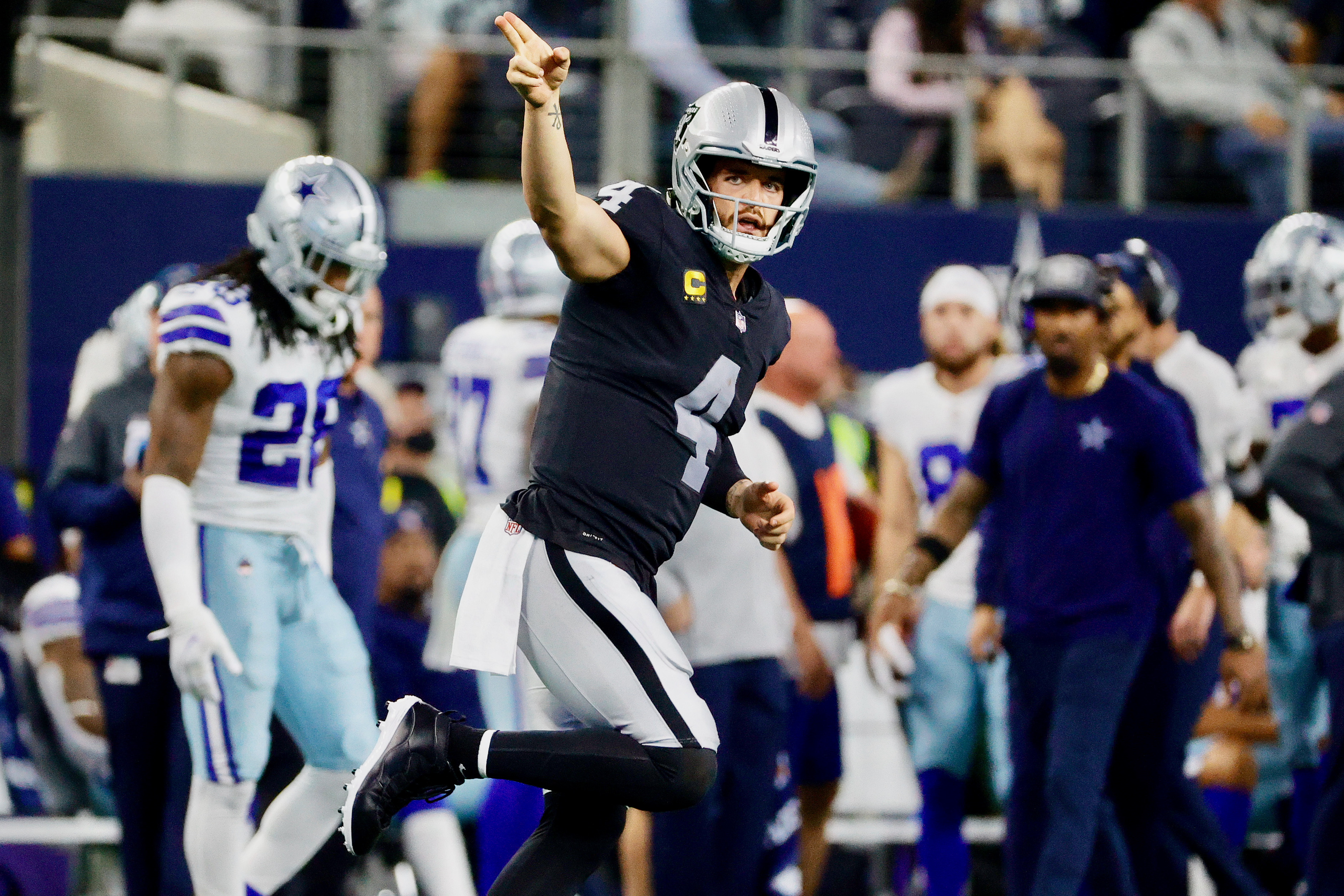 Las Vegas Raiders vs Dallas Cowboys - November 25, 2021