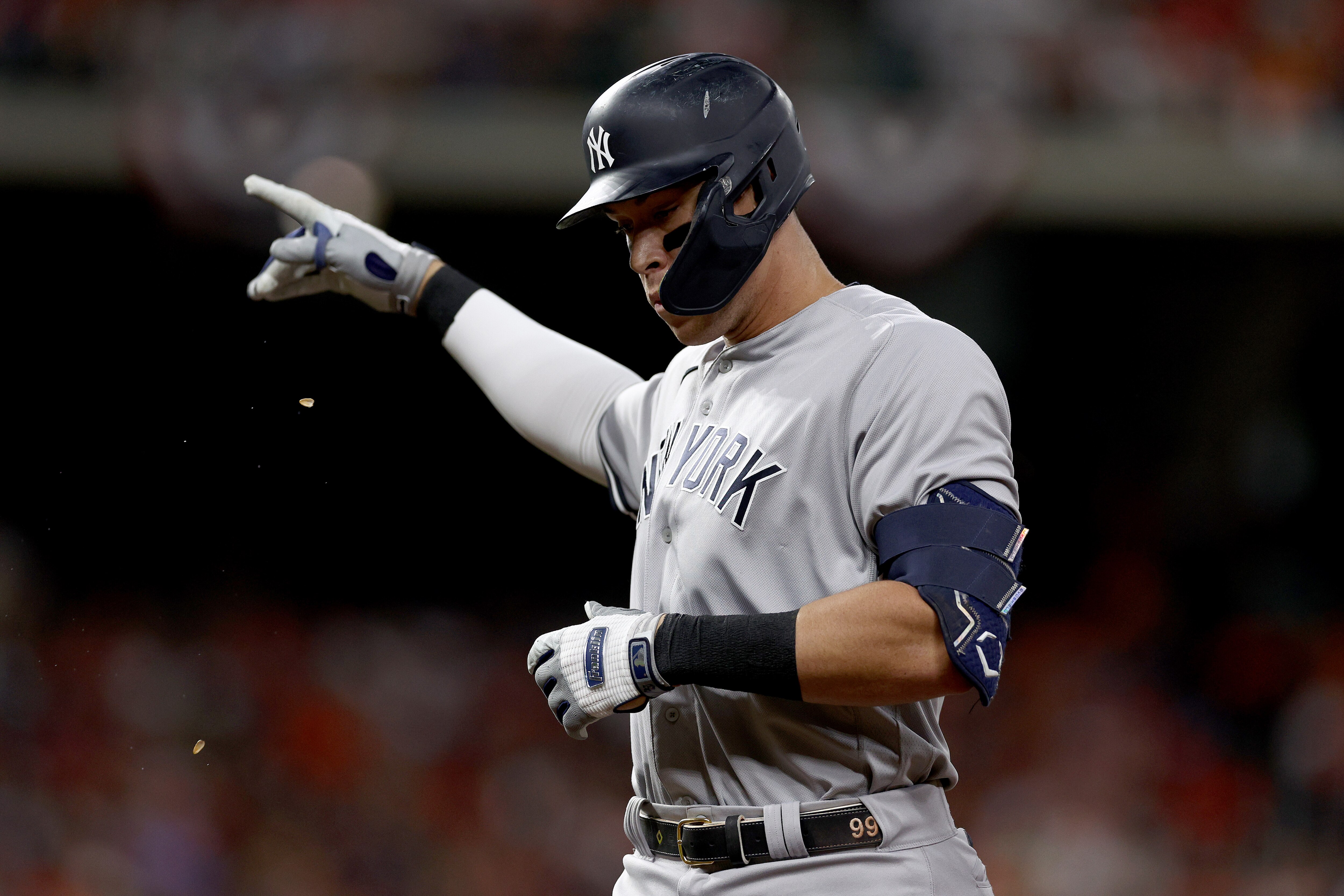 Dodgers' Kyle Farmer Hits Walk-Off Double to Beat Giants in 1st MLB At-Bat  | News, Scores, Highlights, Stats, and Rumors | Bleacher Report