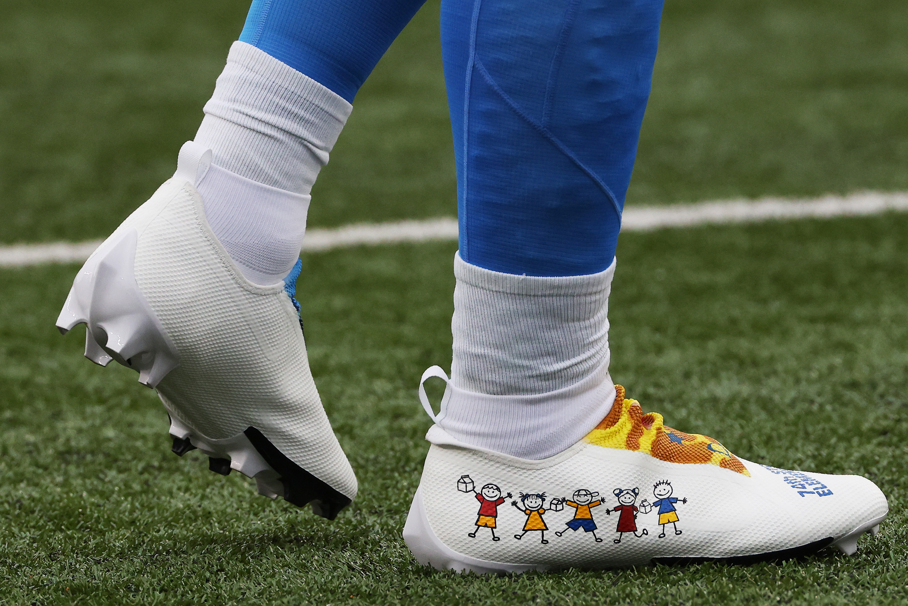 What Pros Wear: Joe Burrow's Nike Alpha Menace Elite 2 My Cause