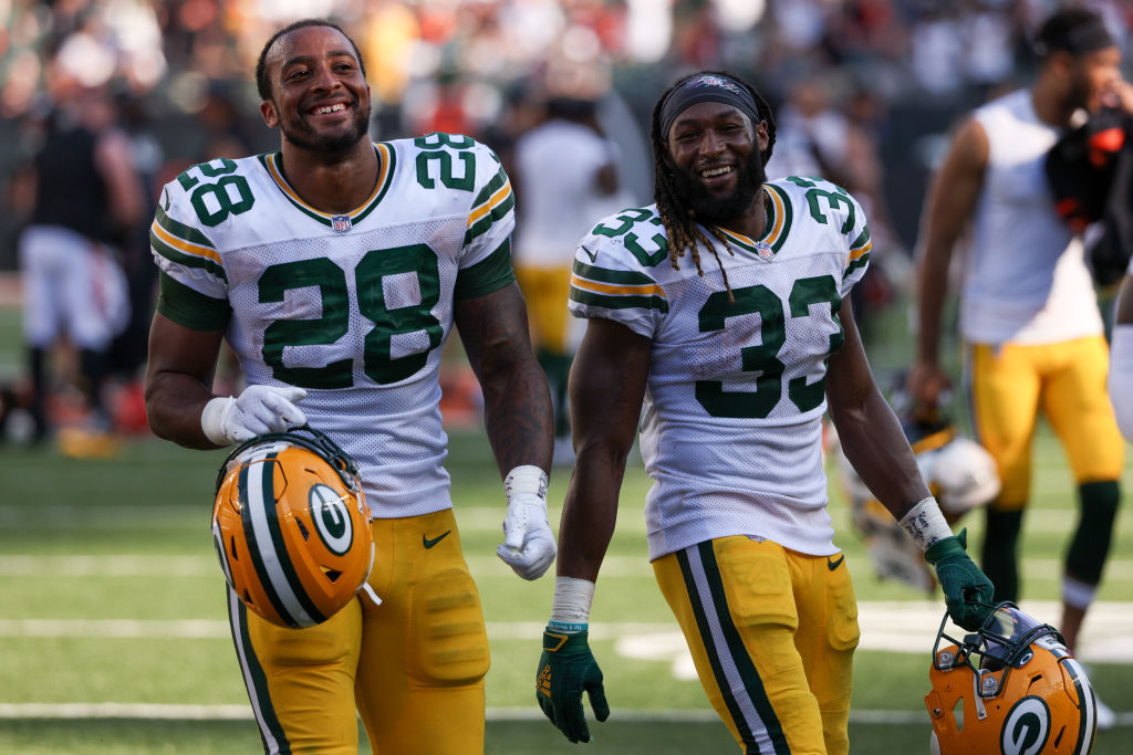 Packers Bounce Back, Beat Bears 27-10