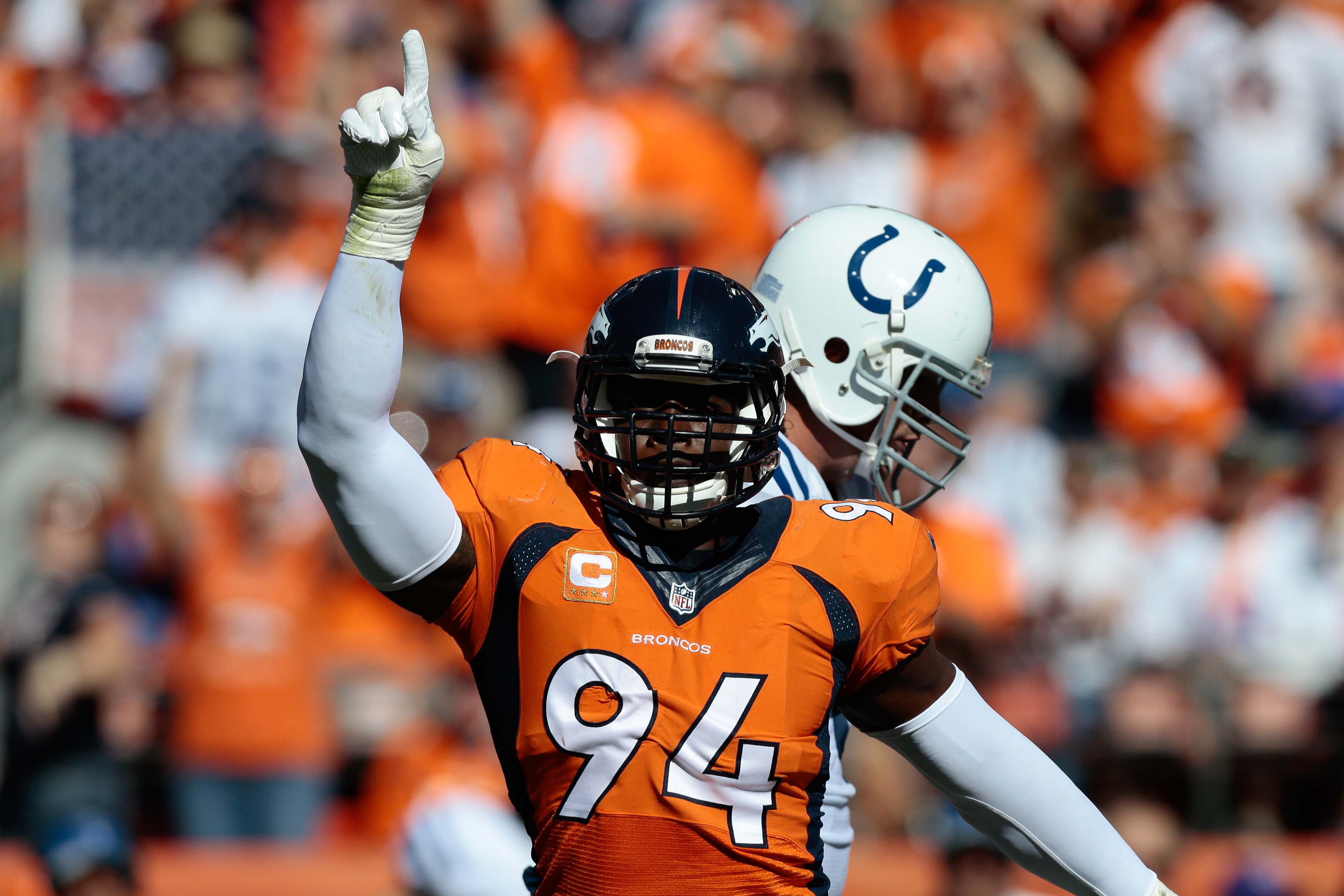 DeMarcus Ware a guest at Broncos practice, will be recognized