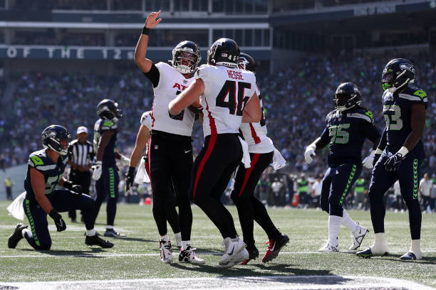 Falcons - Seahawks instant recap: Atlanta holds on late to win their first  game of 2022 - The Falcoholic