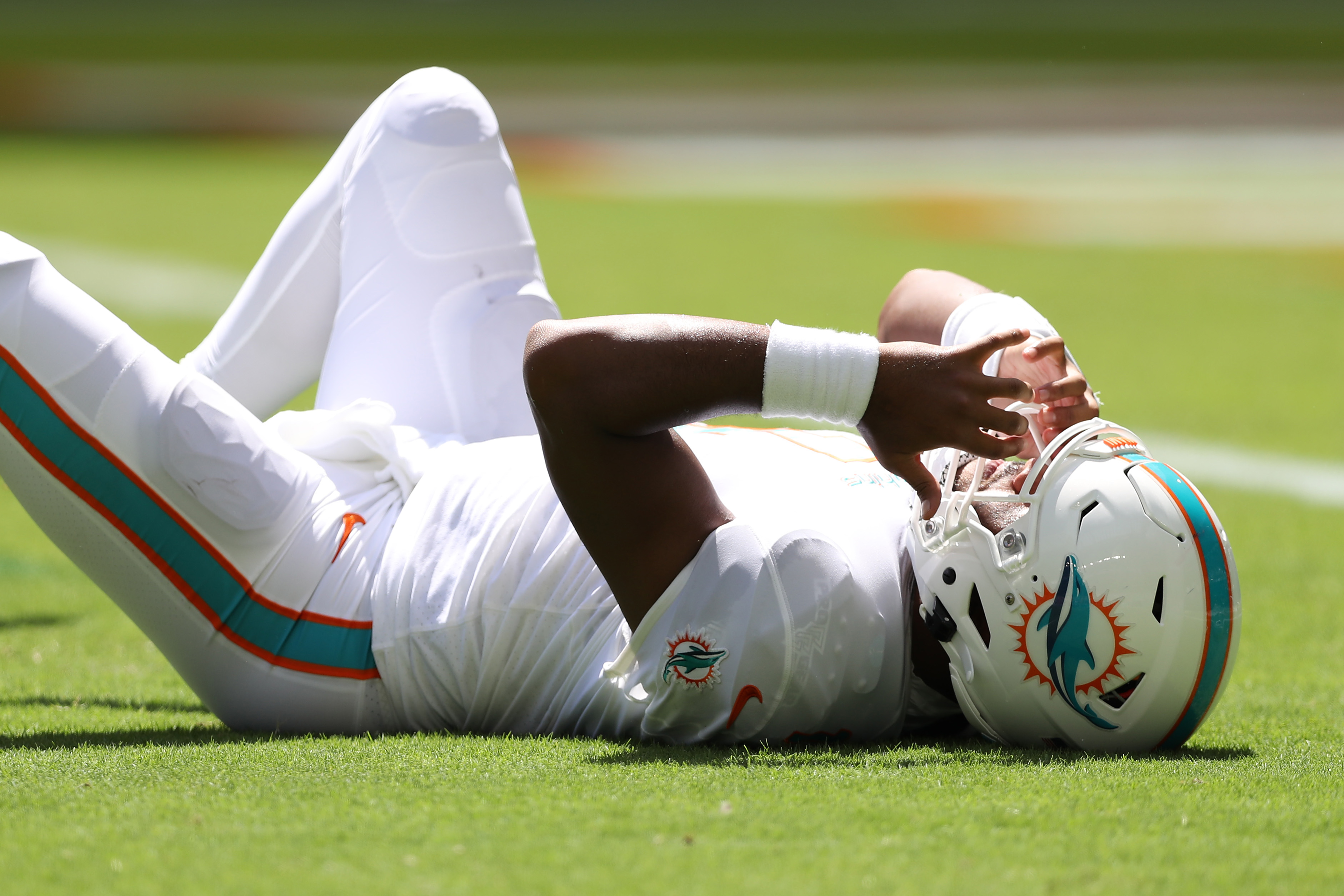 Dolphins beat Bills 21-19