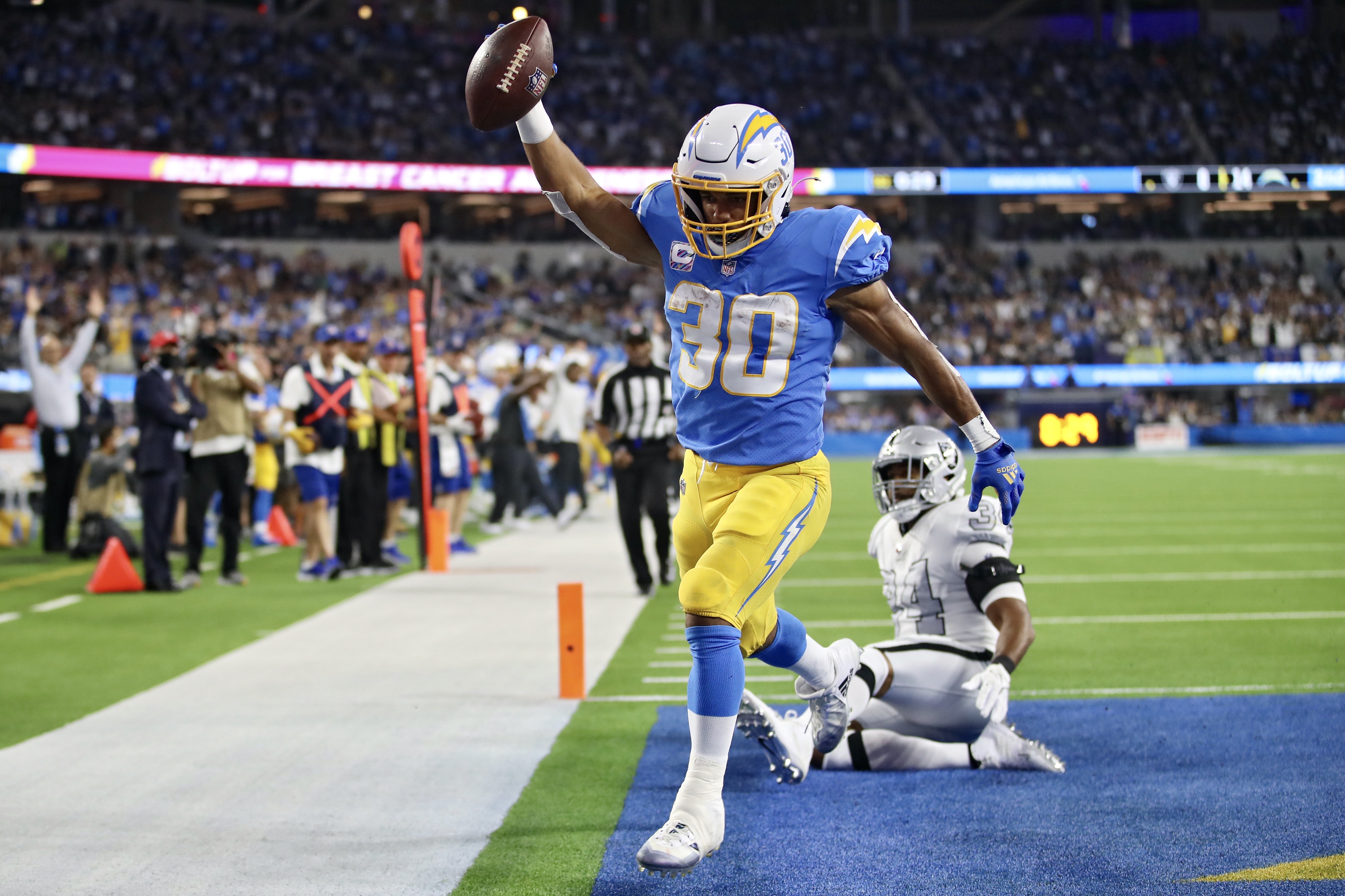 Chargers vs Raiders Final Score: LAC 28, Las Vegas 14 - Bolts From The Blue