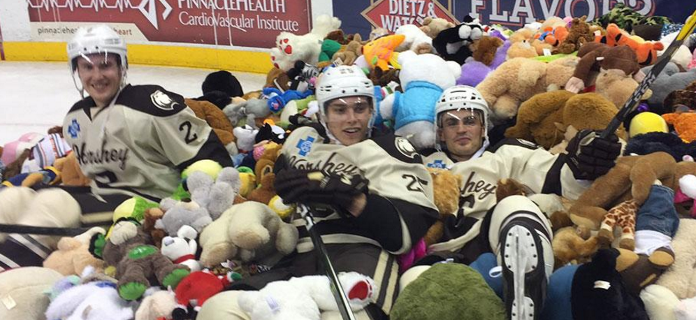 Video: Hershey Bears Set World Record with 52,341 Stuffed Animals Tossed on  Ice | News, Scores, Highlights, Stats, and Rumors | Bleacher Report