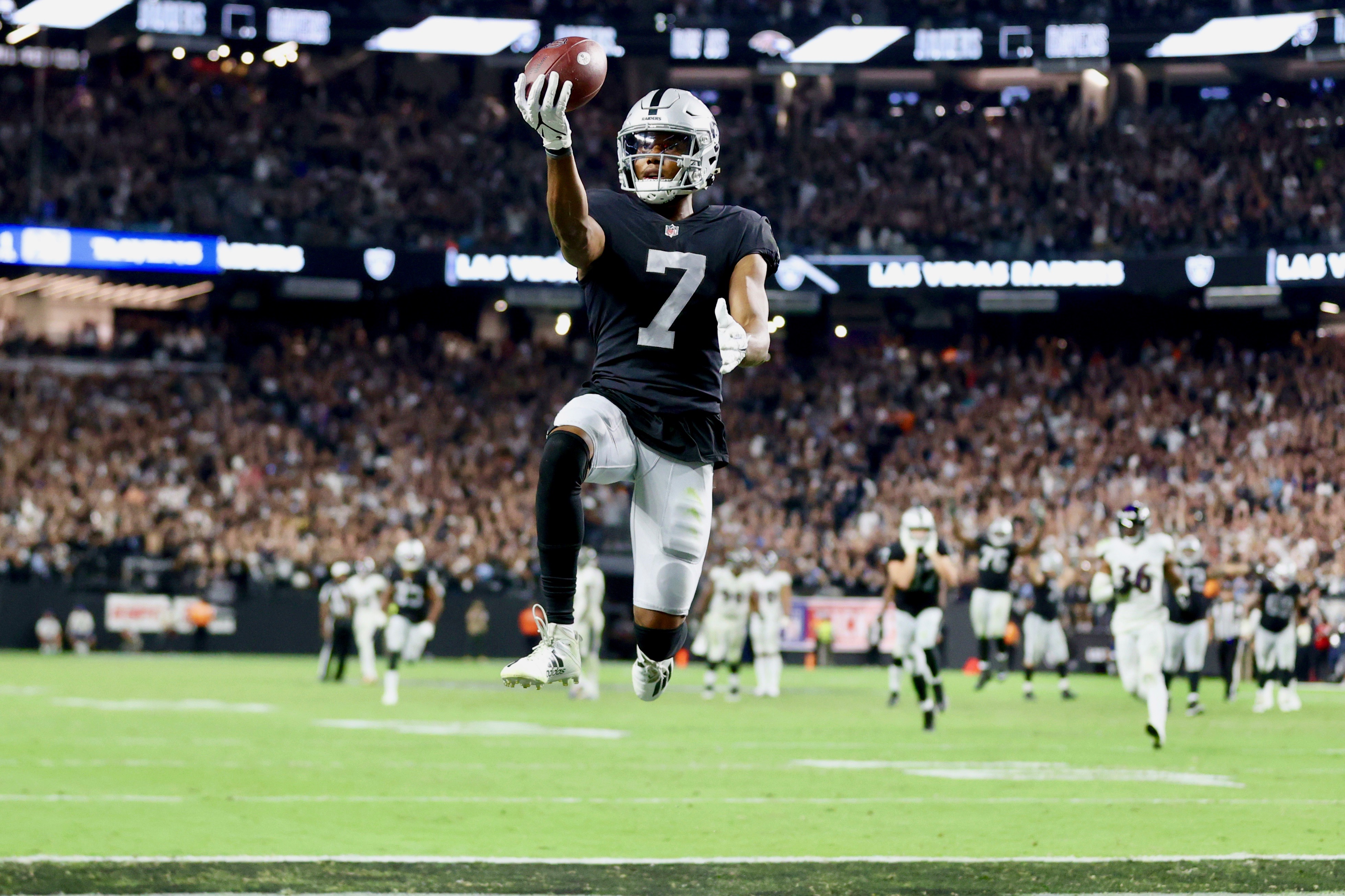 Raiders: Derek Carr, Darren Waller Week 1 recap after 2023 NFL season  opener - Silver And Black Pride