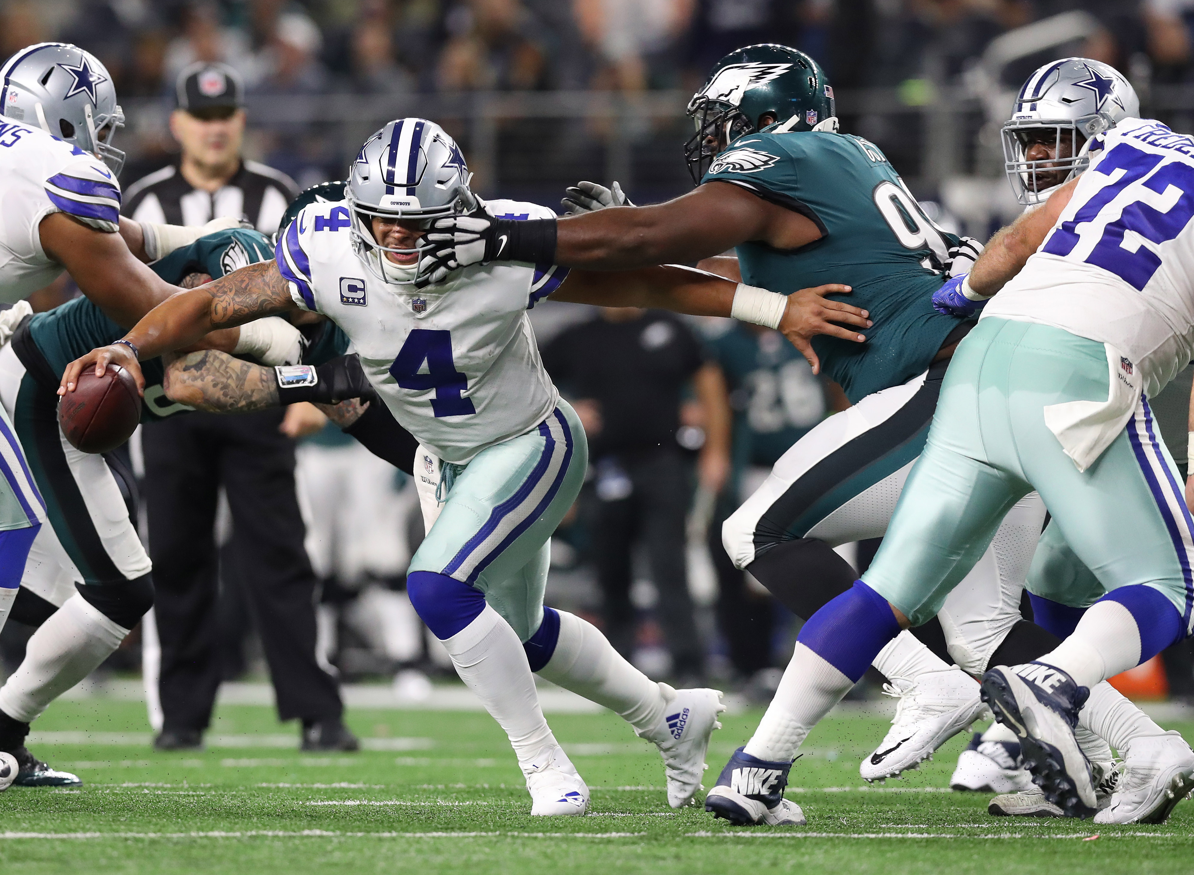 Philadelphia Eagles Malcolm Jenkins pulls Dallas Cowboys Ezekiel Elliott  jersey on a 6-yard run during