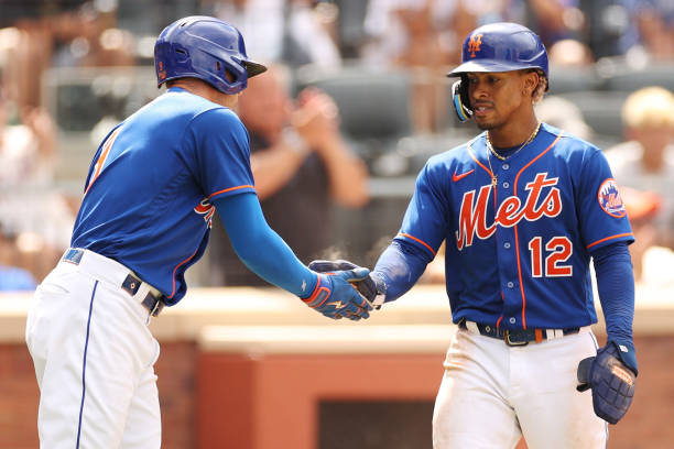 Edwin Diaz Alexis Mets Reds brothers family split jerseys