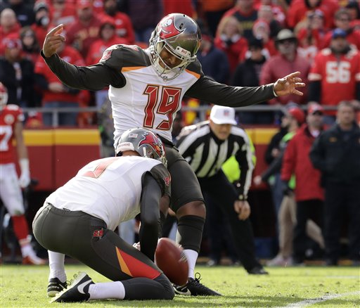 Roberto Aguayo faces stiff test to keep Bucs' placekicker job