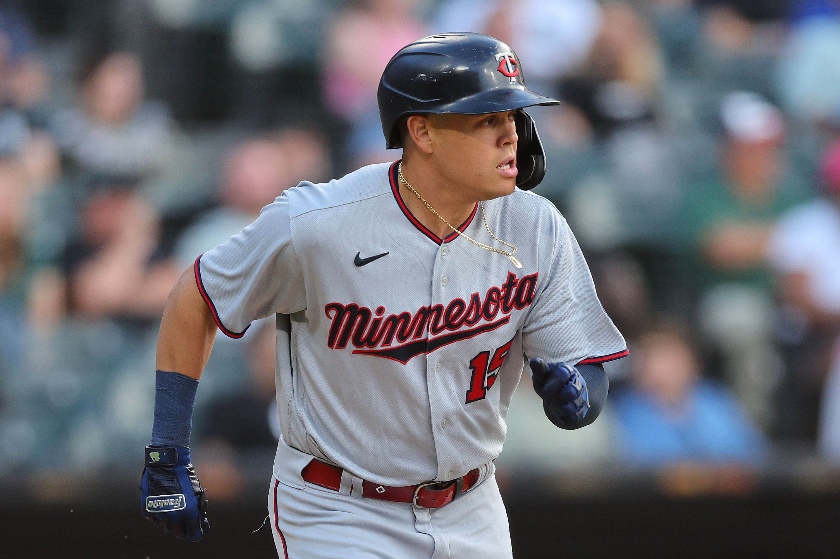 New father Gio Urshela's 10th-inning walk-off homer for Twins