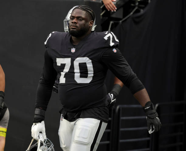 PFF: Raiders RG Alex Leatherwood has career day vs. Broncos in Week 16