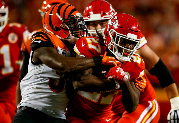 Vontaze Burfict Ruled Out After Suffering Hip Injury in Bengals vs. Chiefs, News, Scores, Highlights, Stats, and Rumors