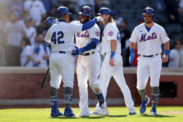 Mets beat D'backs 10-3 in home opener at Citi Field