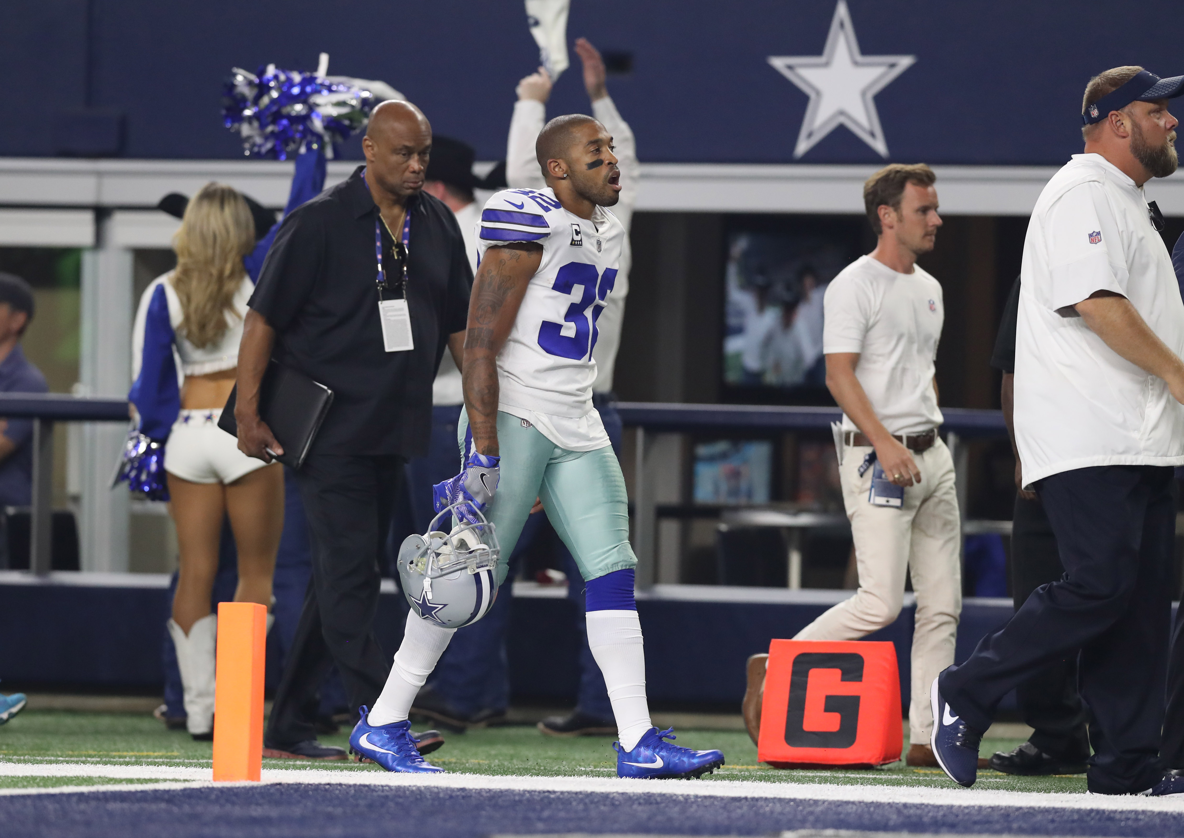 I love it!!! ‪#‎throwupthex Dez in NFL 'Color Rush' jersey!