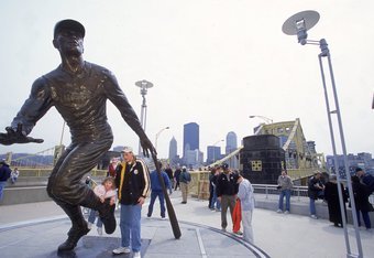 The Sporting Statues Project: Roberto Clemente: Pittsburgh Pirates, PNC  Park, Pittsburgh, PA