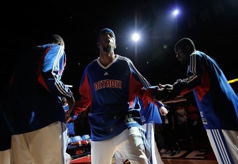 Rip Hamilton thanks whole family at Pistons jersey ceremony at Palace