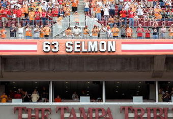 Lee Roy Selmon, Pro Football Hall of Fame, Class of 1995 : r