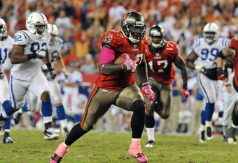 Dec 12, 2010: Tampa Bay Buccaneers running back LeGarrette Blount (27) runs  the ball during game action between the New Orleans Saints and the Tampa  Bay Buccaneers at the Louisiana Superdome in