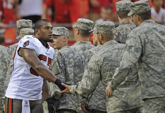 DVIDS - Images - The NFL pays tribute to military service members during  the 2012 Pro Bowl [Image 10 of 23]