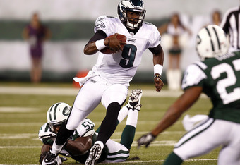 Vince Young lifts Philadelphia Eagles over New York Giants 17-10