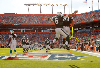 Mark Sanchez, USC quarterback Mark Sanchez #6 celebrates hi…