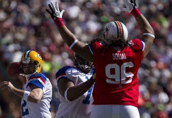 File:Miami Dolphins wide receiver Brandon Marshall participates in the  National Football League's 2012 Pro Bowl game at Aloha Stadium in Honolulu  Jan 120129-M-DX861-186.jpg - Wikimedia Commons