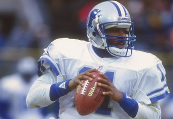 Quarterback Andre Ware of the Detroit Lions looks to pass the ball News  Photo - Getty Images