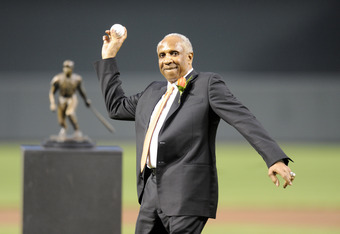 Cleveland Indians unveil statue of Frank Robinson