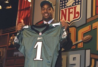 McNabb feels the love during jersey retirement