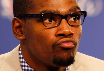 kevin durant with glasses