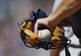 Baseball Outsider: Catchers masks and concussions