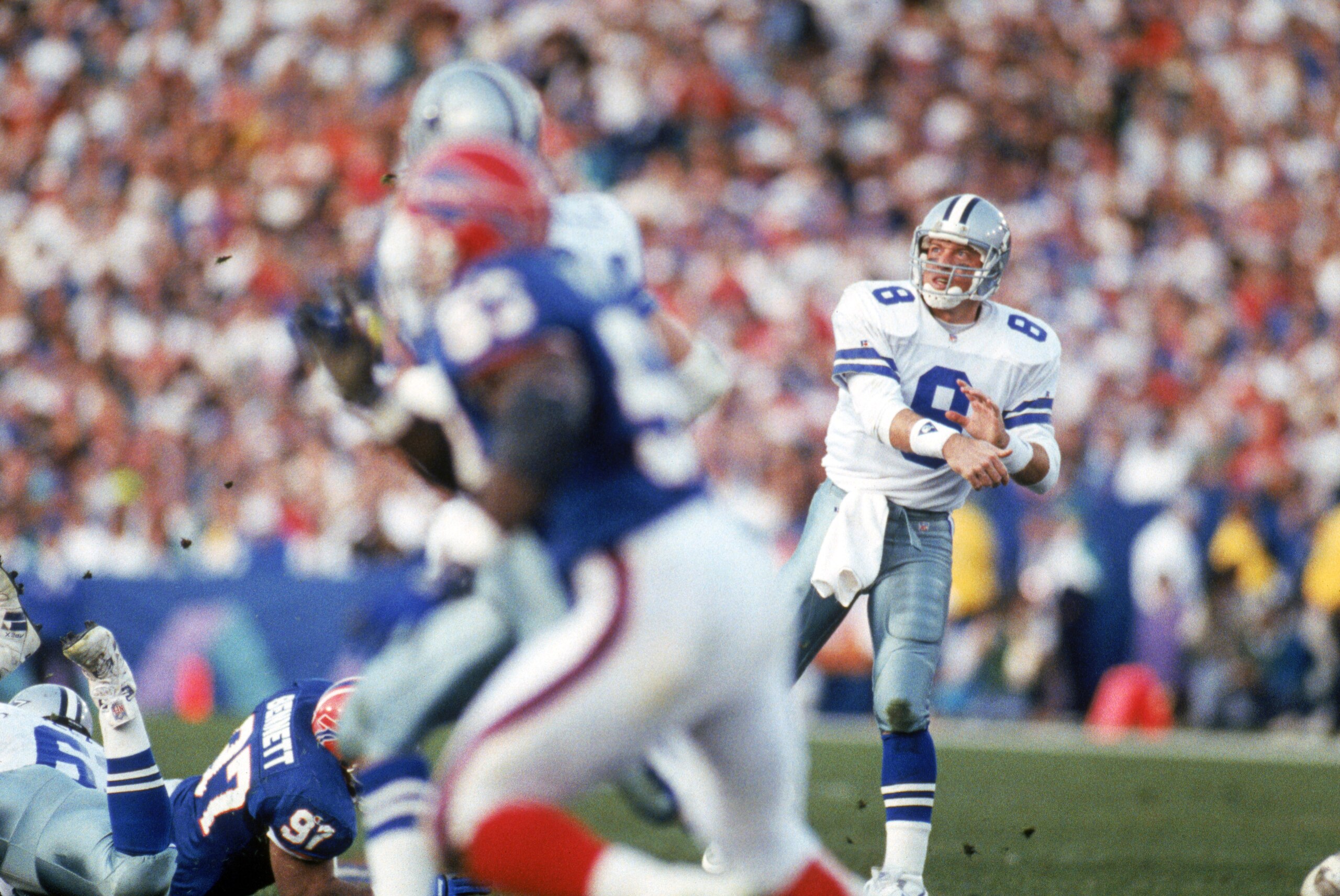 PASADENA, CA - JANUARY 31:  Quarterback Troy Aikman #8 of the Dallas Cowboys throws a pass during Super Bowl XXVII against the Buffalo Bills at the Rose Bowl on January 31, 1993 in Pasadena, California.  The Cowboys won 52-17.  (Photo by George Rose/Getty