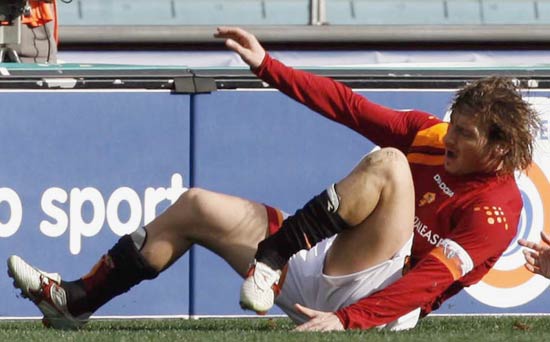 10 Of The Worst Football Injuries Ever 10 Of The Worst Football Injuries Ever
