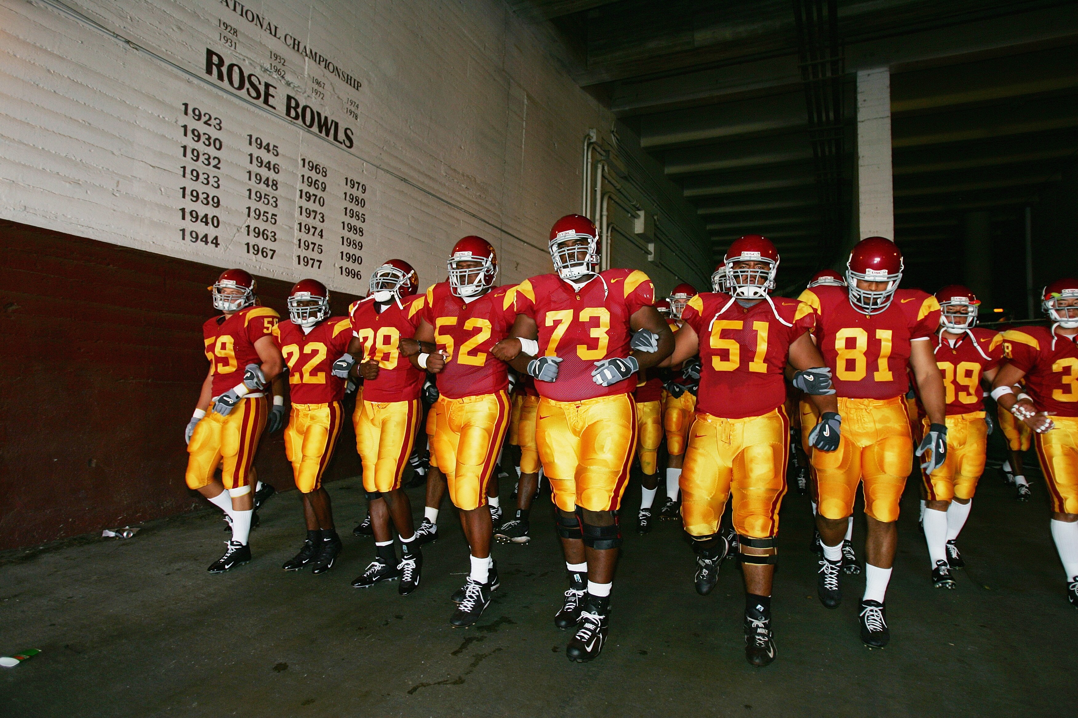 The 10 Best Looking Uniforms In College Football Bleacher Report The 10 Best Looking Uniforms In College Football Bleacher Report