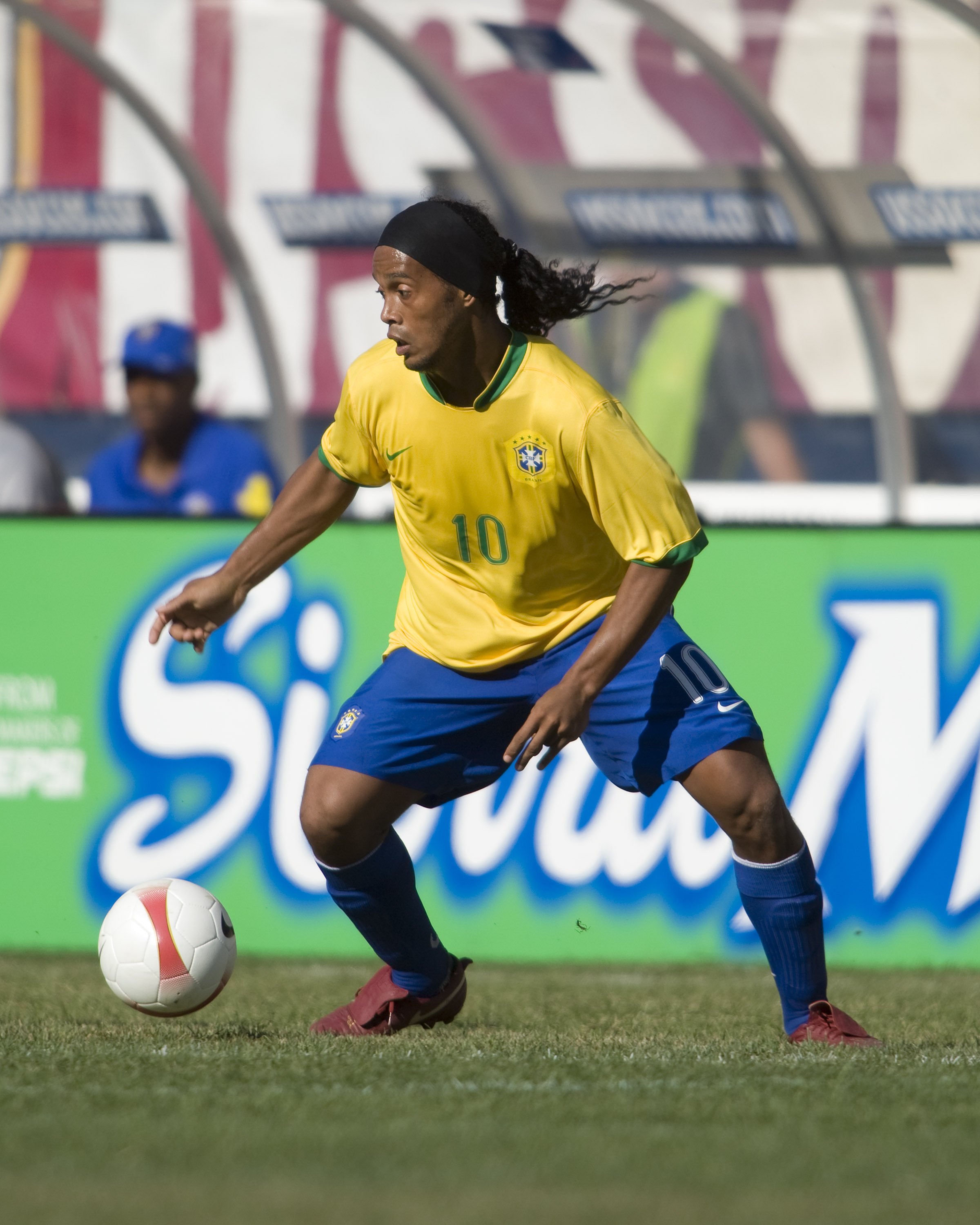 Why was Ronaldinho not called up for FIFA World Cup 2010? - Quora