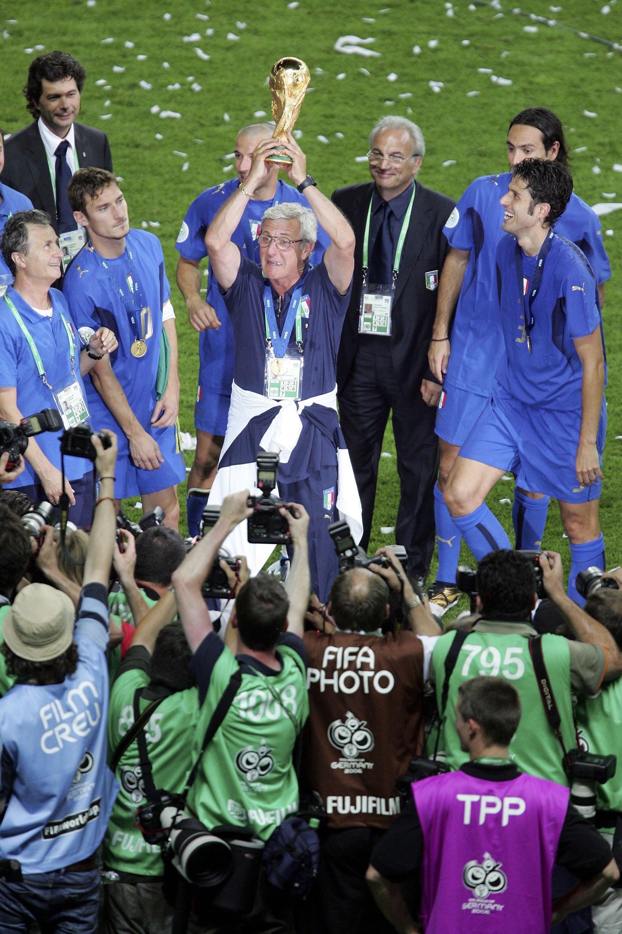2010 FIFA World Cup A Definitive Guide To the Coaches News, Scores