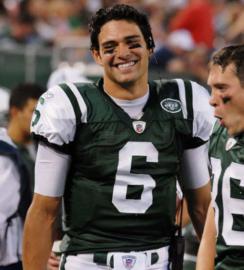 20 September 2009: New York Jets #6 Quarterback Mark Sanchez with