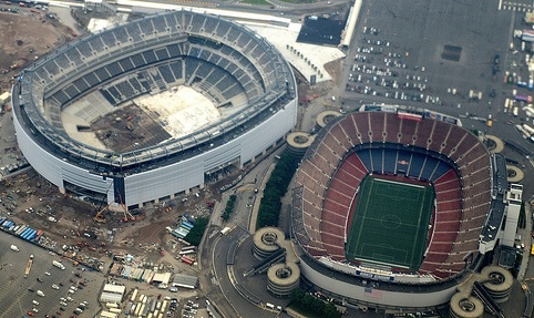 NFL History Lesson: The 10 Largest Stadiums of the Past | Bleacher ...