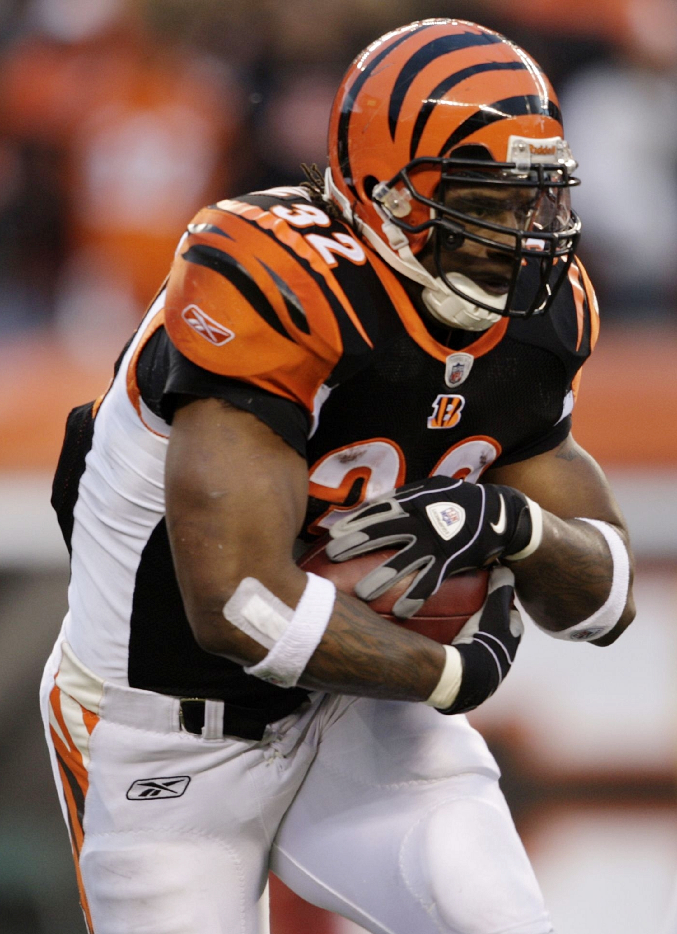 : CEDRIC BENSON CINCINNATI BENGALS 8X10 HIGH GLOSSY SPORTS ACTION  PHOTO (P) : Sports & Outdoors