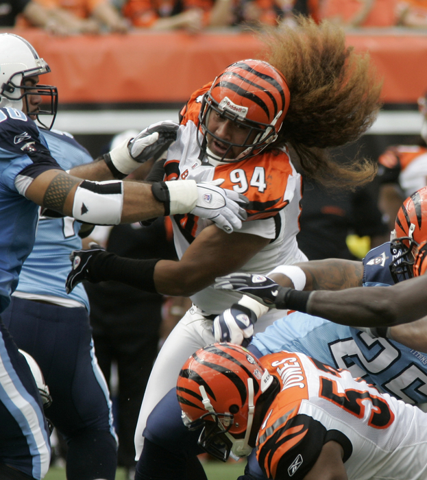 Bengals DL Larry Ogunjobi started playing football after mom took Xbox