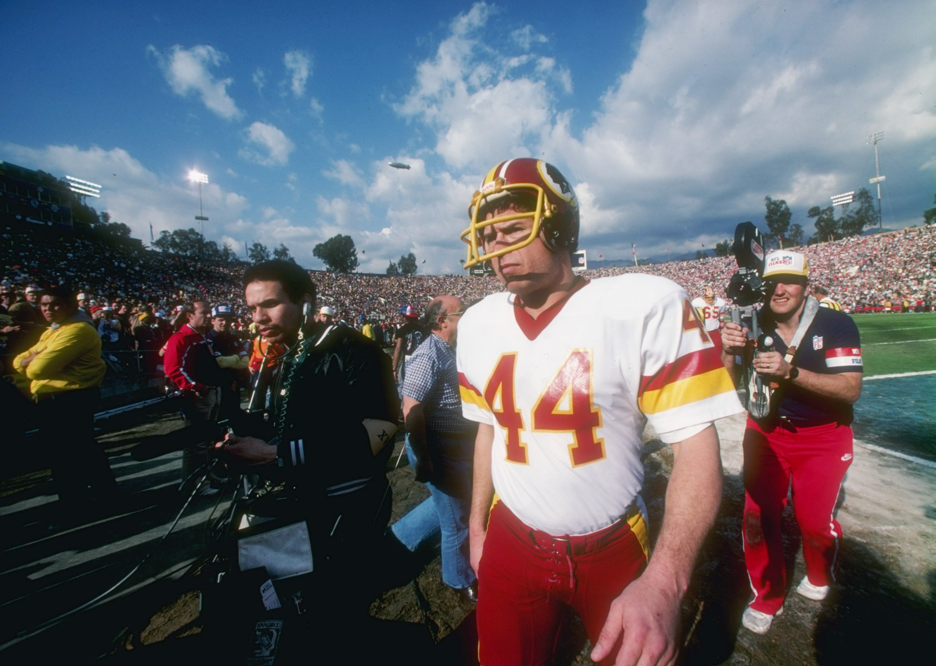 30 Jan 1983:  Running back John Riggins #44 of the Washington Redskins looks on during the Super Bowl XVII against the Miami Dolphins at the Rose Bowl in Pasadena, California.  The Redskins won the game, 27-17. Mandatory Credit: Allsport  /Allsport