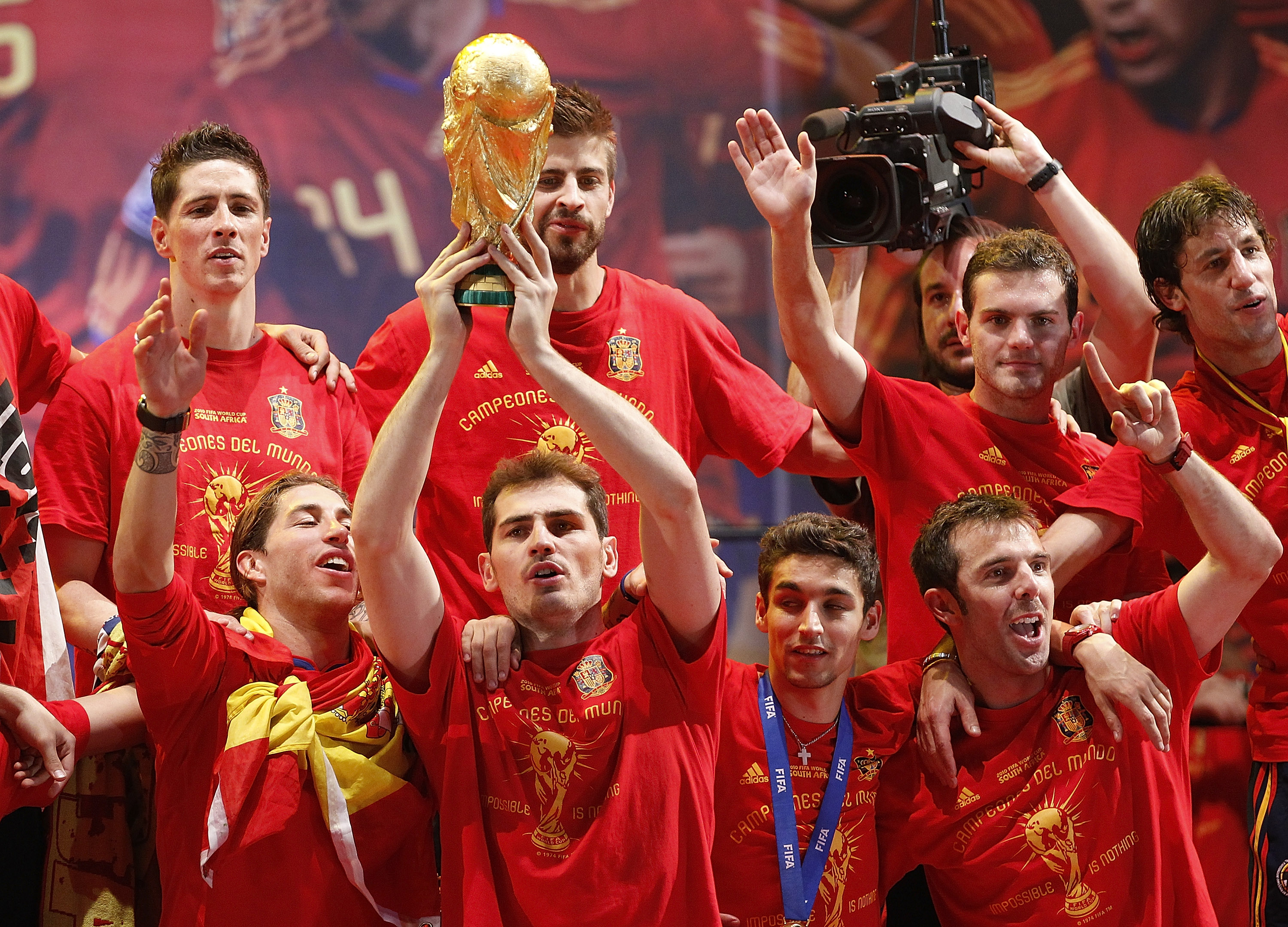 Сколько раз становилась чемпионом сборная команда испании. Сборная Испании на ЧМ 2010. Сборная Испании по футболу чемпион.