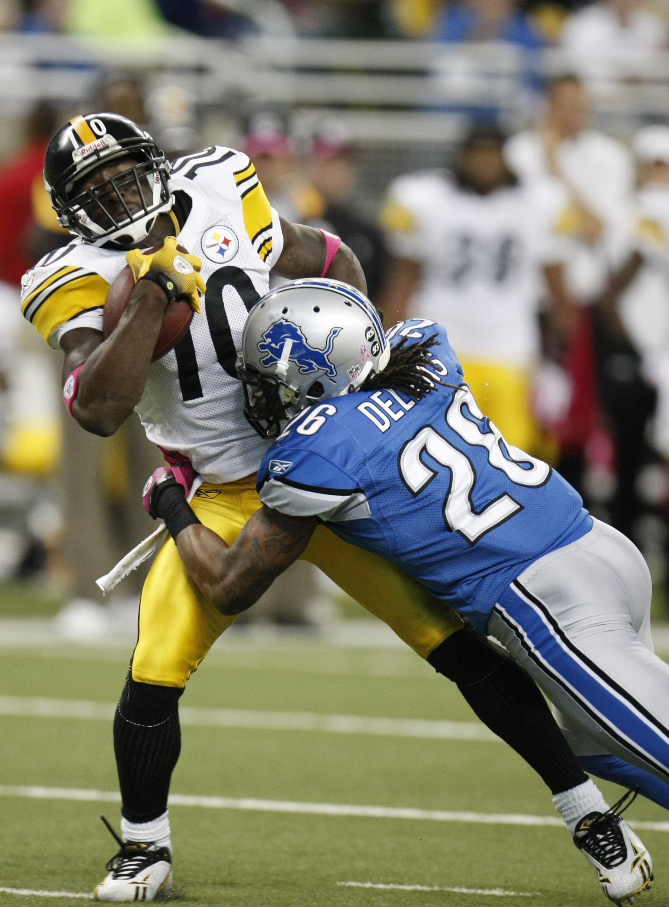 Detroit Lions - LeGarrette with that Honolulu blue on. 