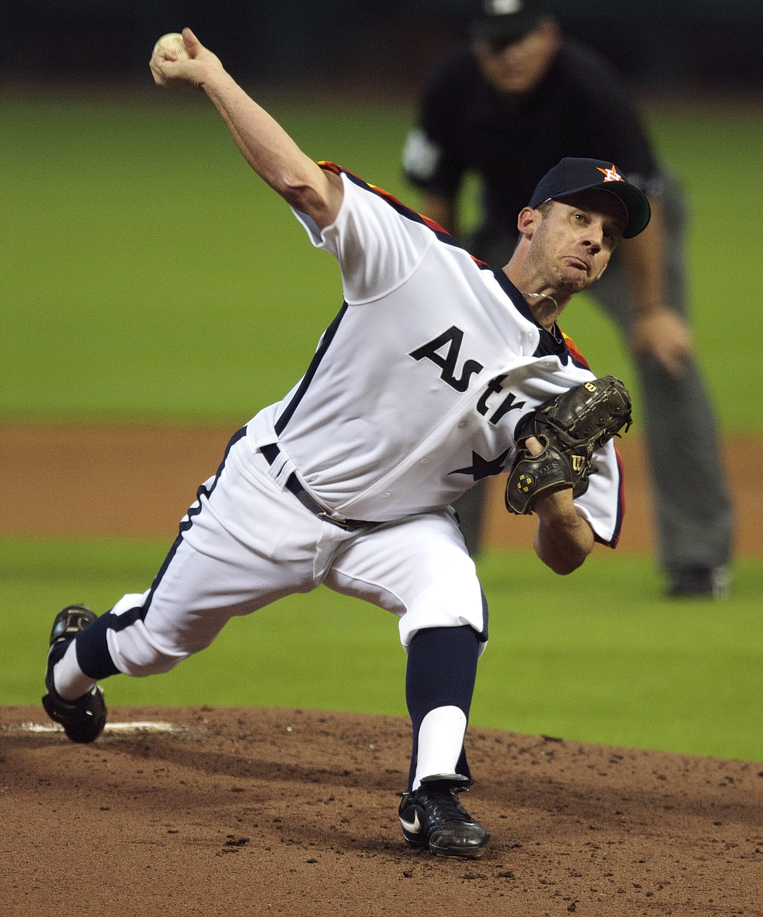 Roy Oswalt's asking price cools interest from Phillies, Red Sox