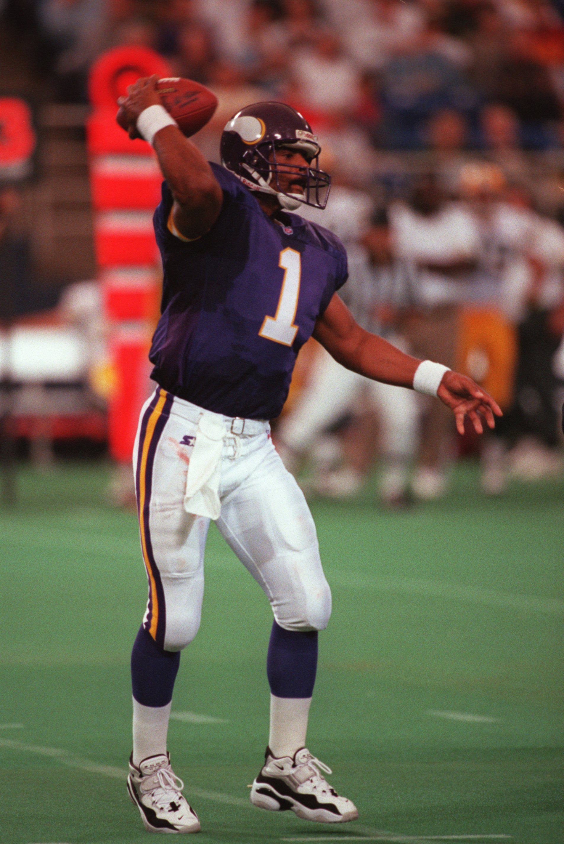 Is Brett Favre the Minnesota Vikings' Greatest Single-Season QB