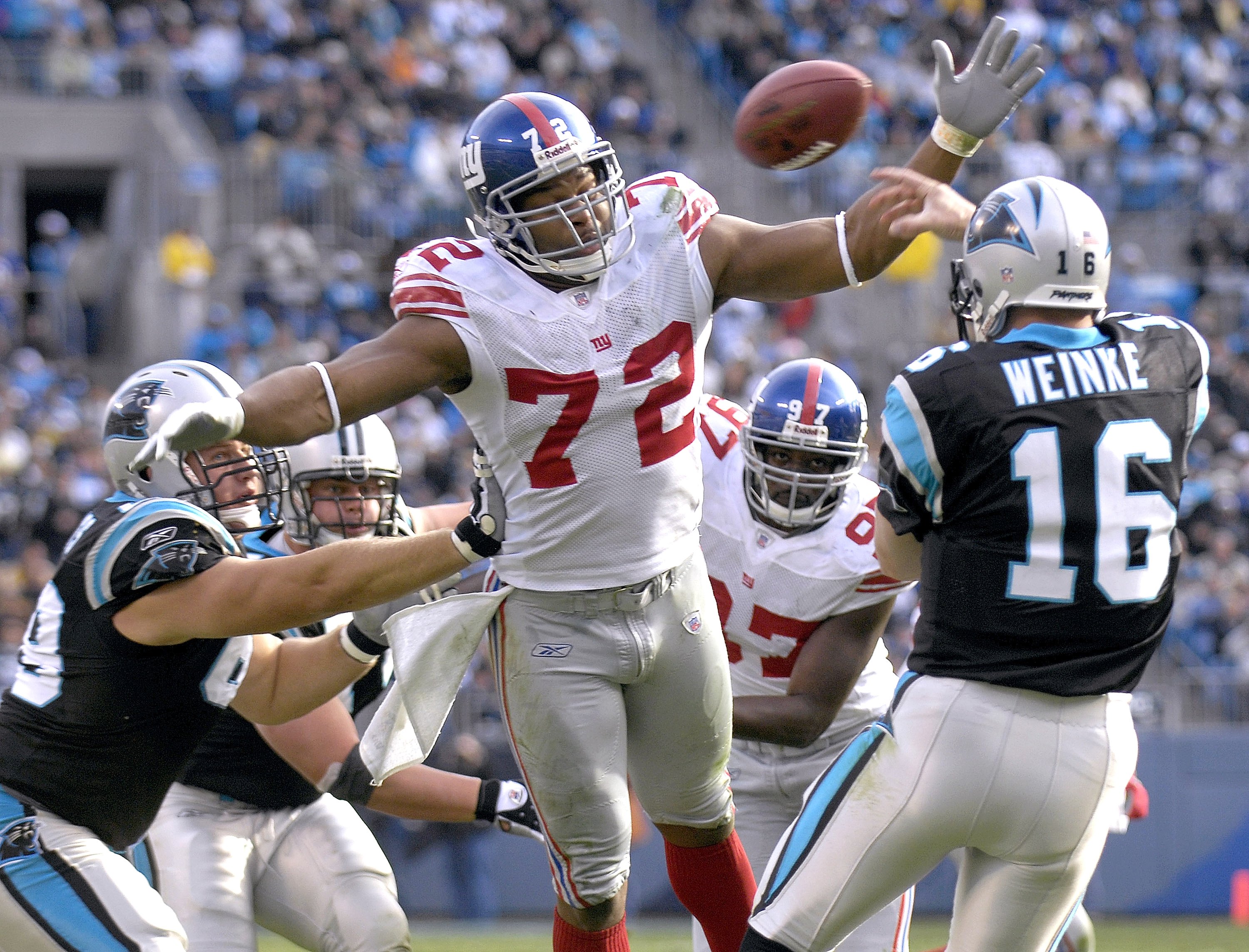 For NY Giants' Osi Umenyiora, little relief from aching ankle, may