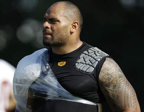 Cincinnati Bengals defensive end Antwan Odom (98) in action during football training  camp during practice Thursday, Aug. 5, 2010, at the NFL football team's training  camp in Georgetown, Ky. (AP Photo/Al Behrman