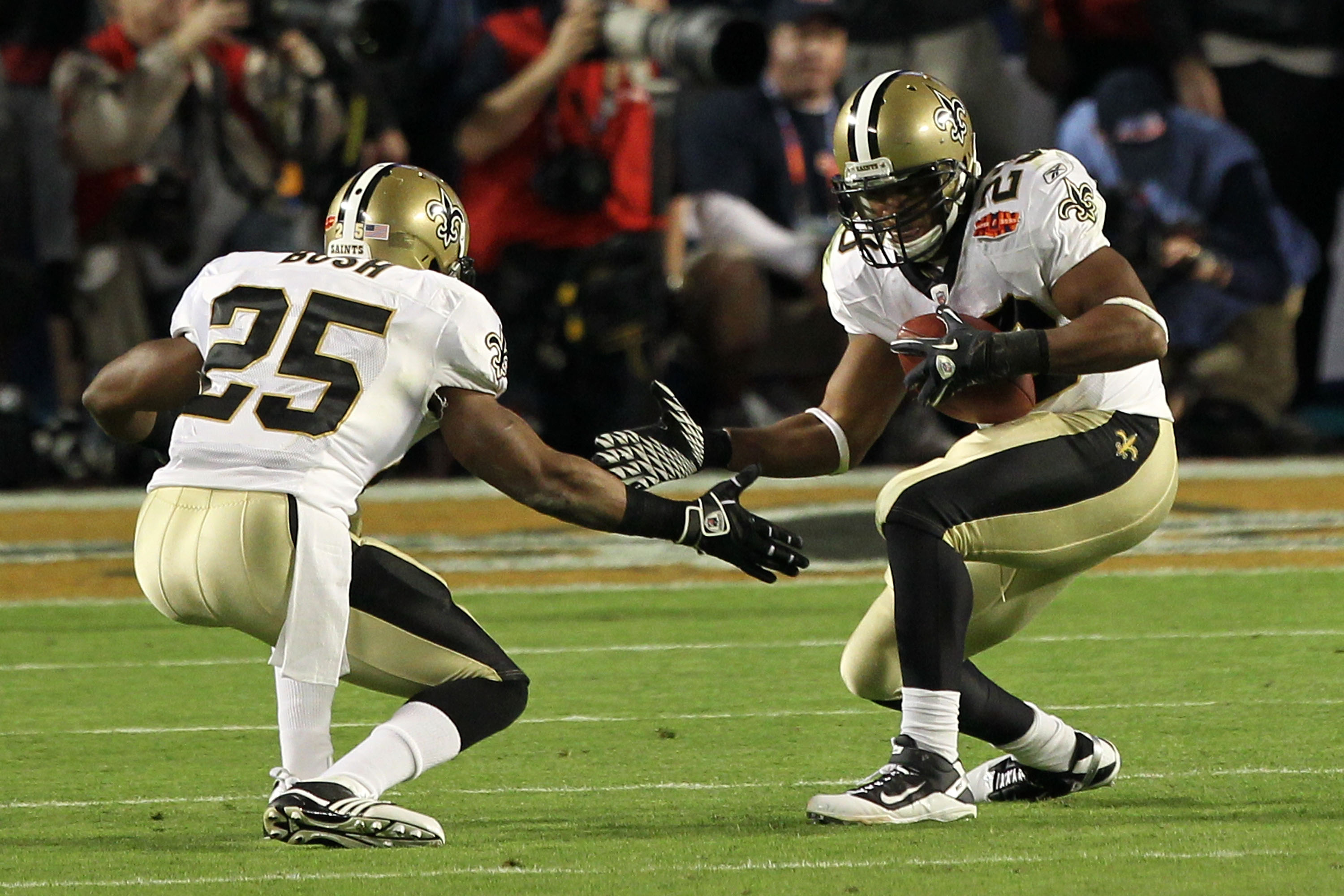 Reggie Bush, Pierre Thomas :) - New Orleans Saints