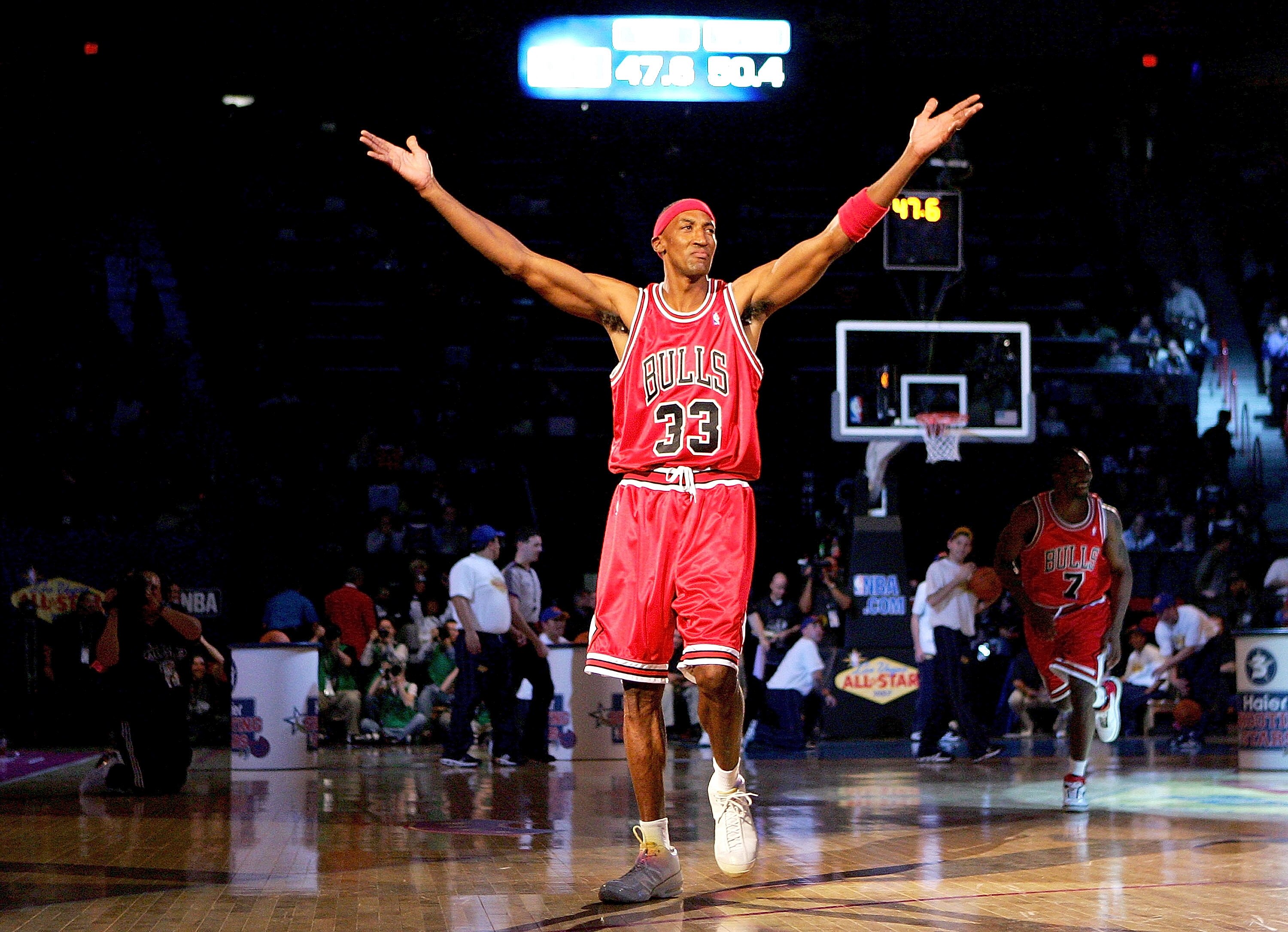 Chicago Bulls retire Scottie Pippen's No. 33